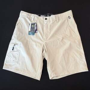 Realtree Fishing Men's Khaki Performance Utility Shorts UPF 30 Size M, 32-34